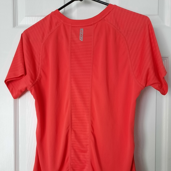 2XU t-shirt Medium - Picture 4 of 7